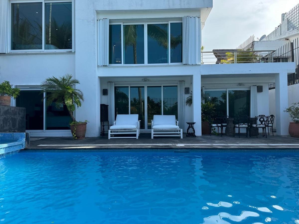 Holiday home 4br Paradise-private Pool W/ Gorgeous Lake Views! Cancun