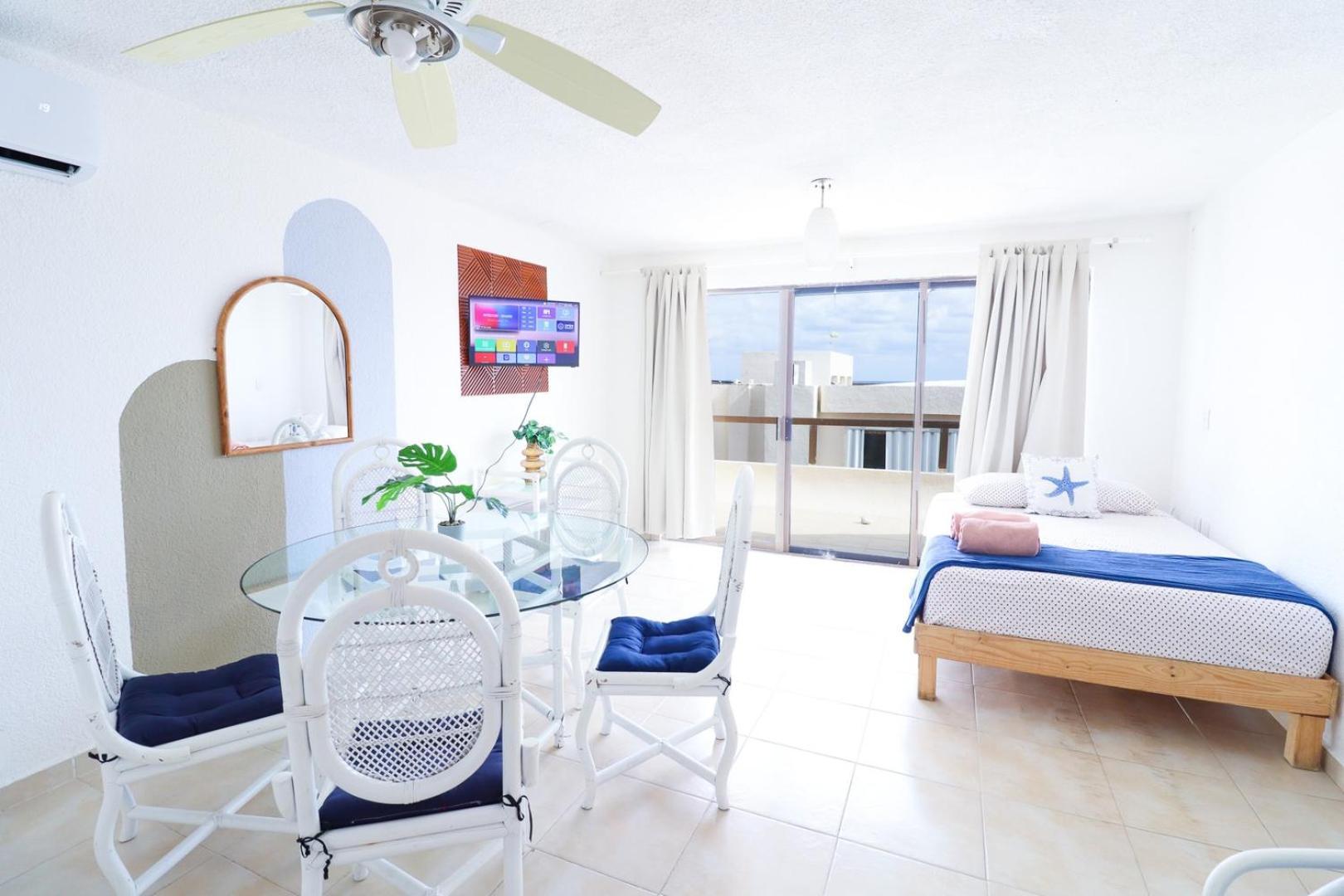 Apartment With Balcony & Partial Ocean View At Marlin