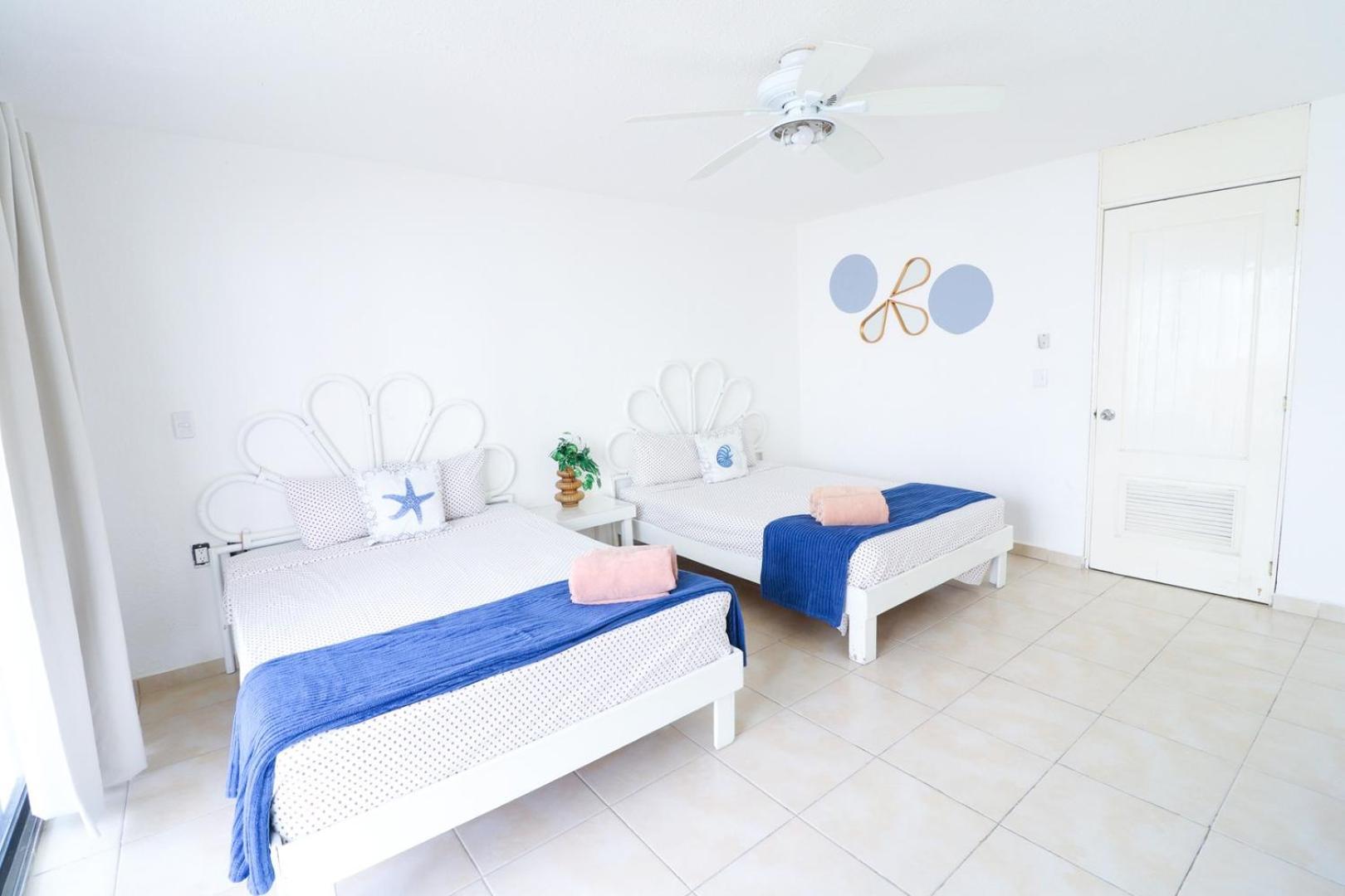 Apartment With Balcony & Partial Ocean View At Marlin *