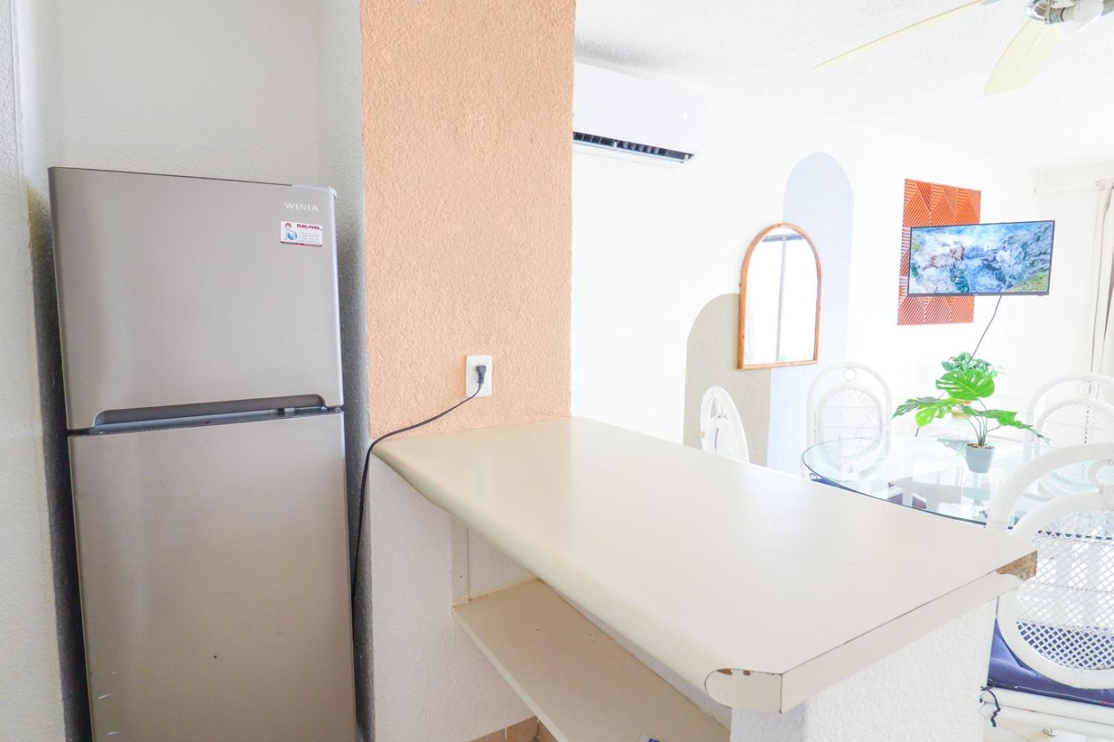 Apartment With Balcony & Partial Ocean View At Marlin