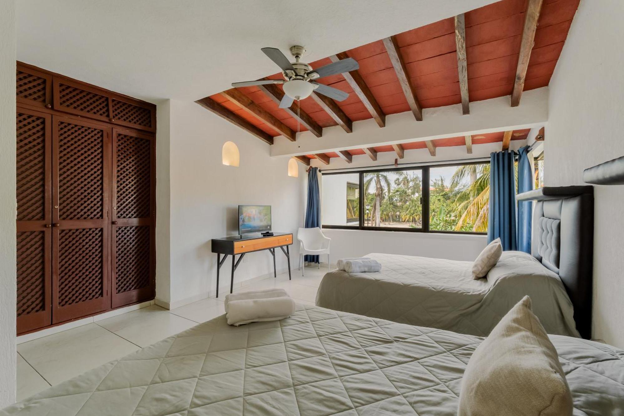 Chic Lagoon Front By Casa Paraiso