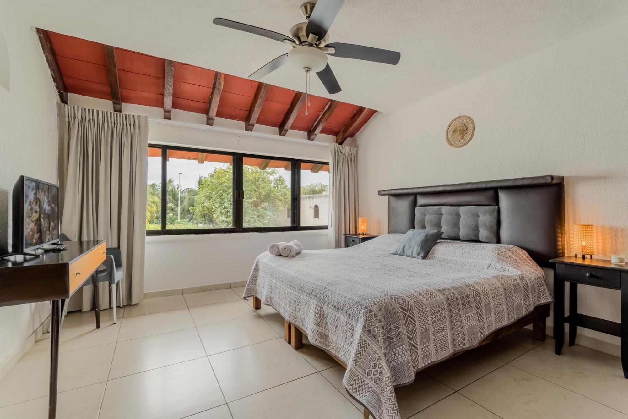 Chic Lagoon Front By Casa Paraiso Apartment *
