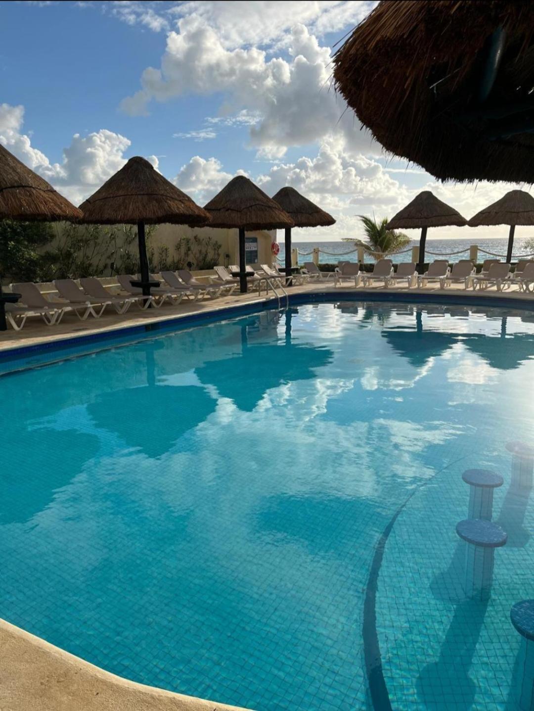 Aparthotel Luxury Ocean Front With Activities & Entertainment *