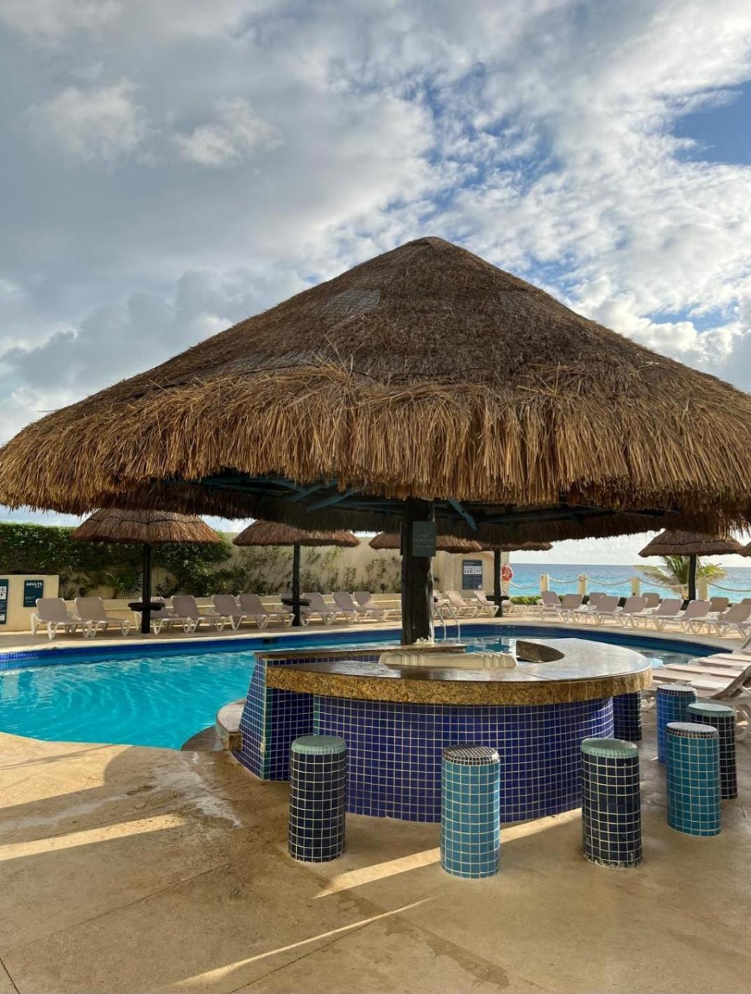 Aparthotel Luxury Ocean Front With Activities & Entertainment