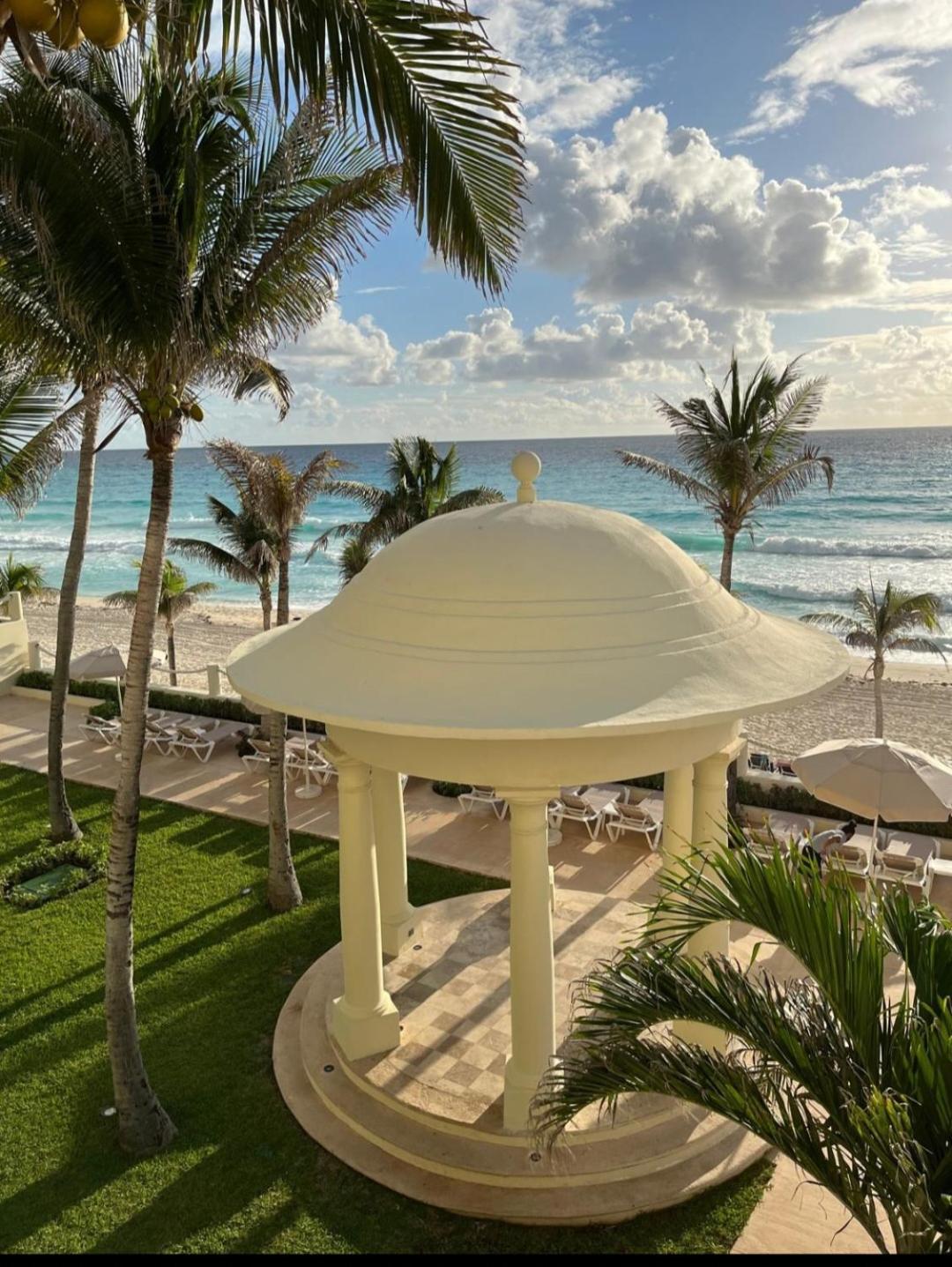 Aparthotel Luxury Ocean Front With Activities & Entertainment Cancún