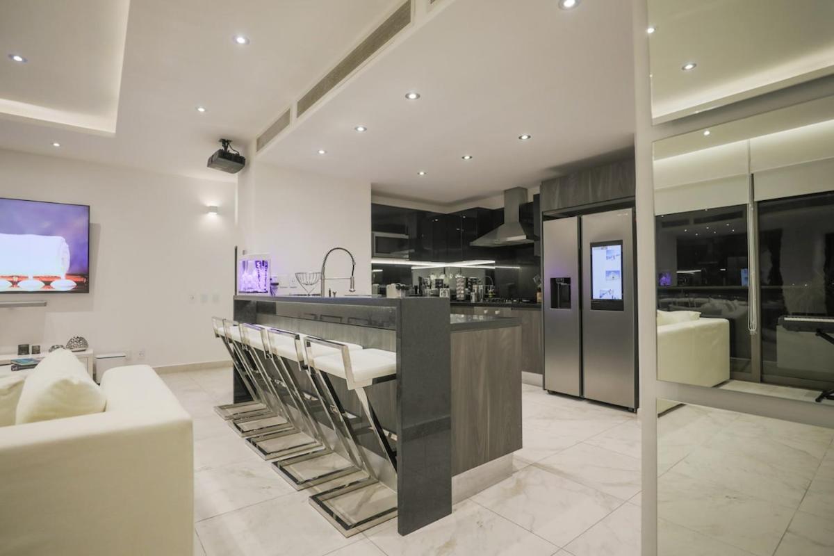 Apartment Luxury 3br Apt, Wifi 1gb, Laundry, Pools, Gym Cancun