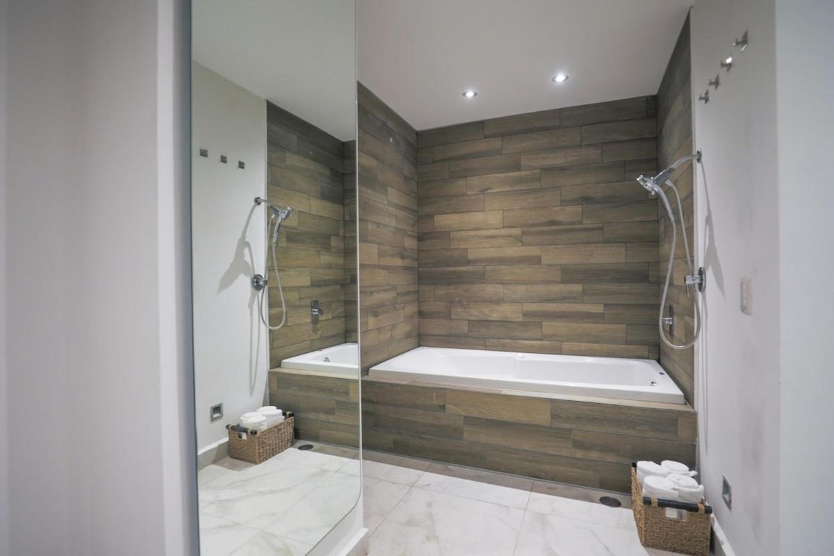 Luxury 3br Apt, Wifi 1gb, Laundry, Pools, Gym Cancun