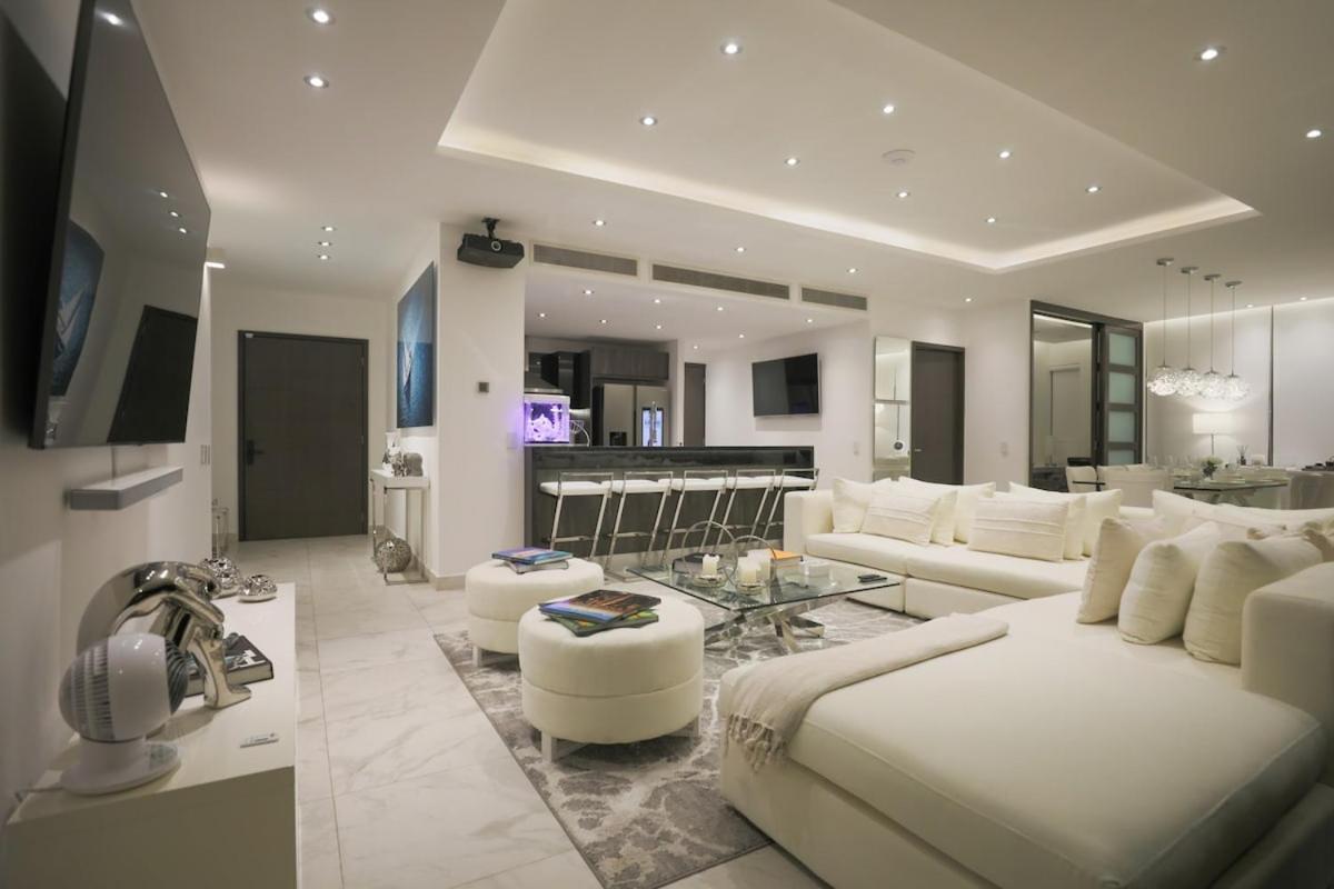 Apartment Luxury 3br Apt, Wifi 1gb, Laundry, Pools, Gym Cancun