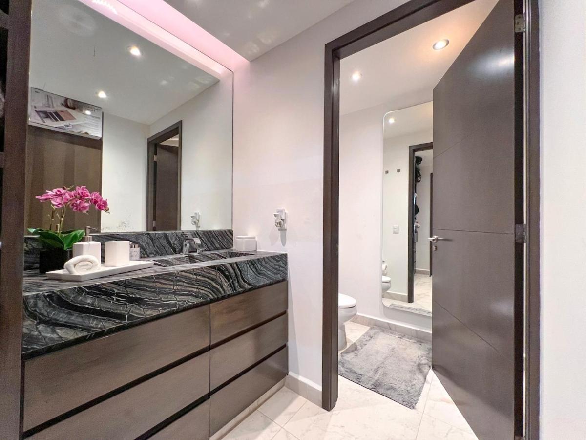 Apartment Luxury 3br Apt, Wifi 1gb, Laundry, Pools, Gym *