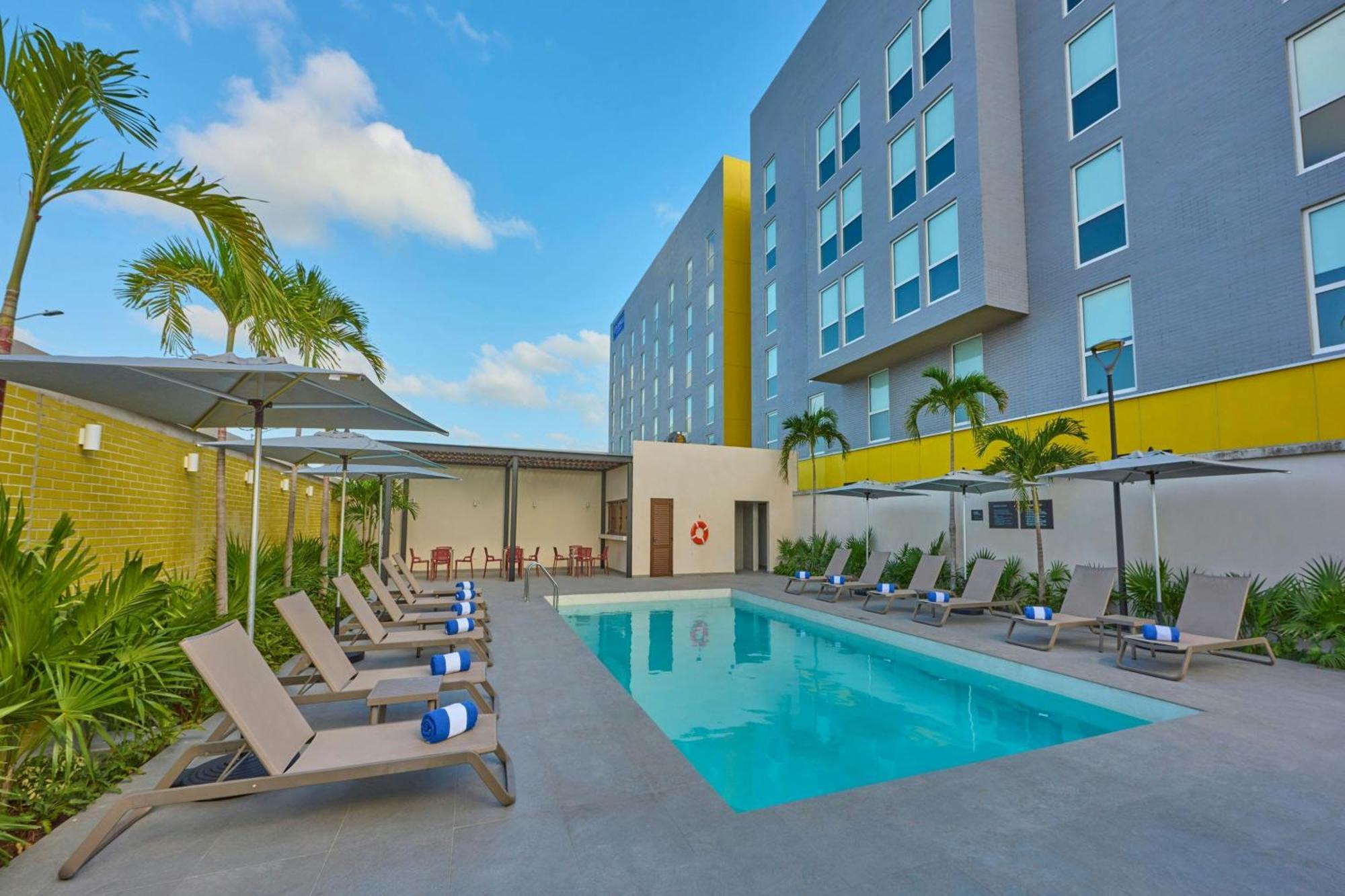 Hotel Express By Marriott Cancun Aeropuerto Alfredo V. Bonfil