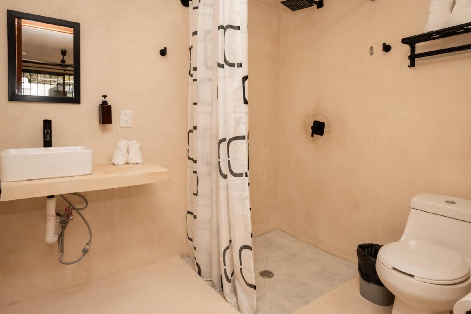Bright & Spacious Ground Floor Casa Jurel Apartment *