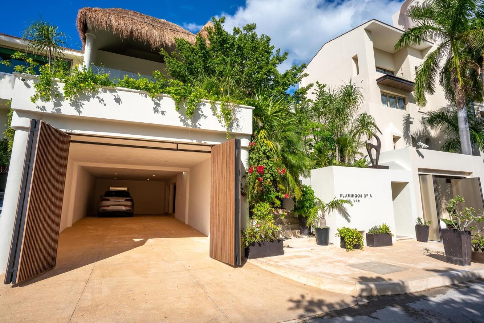Flamingos Villa