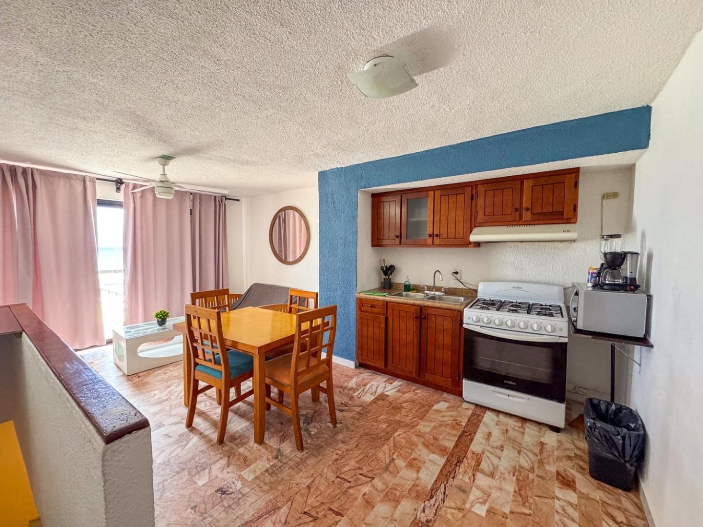 Ocean View, 2 Bedrooms, King Beds Access Cancun