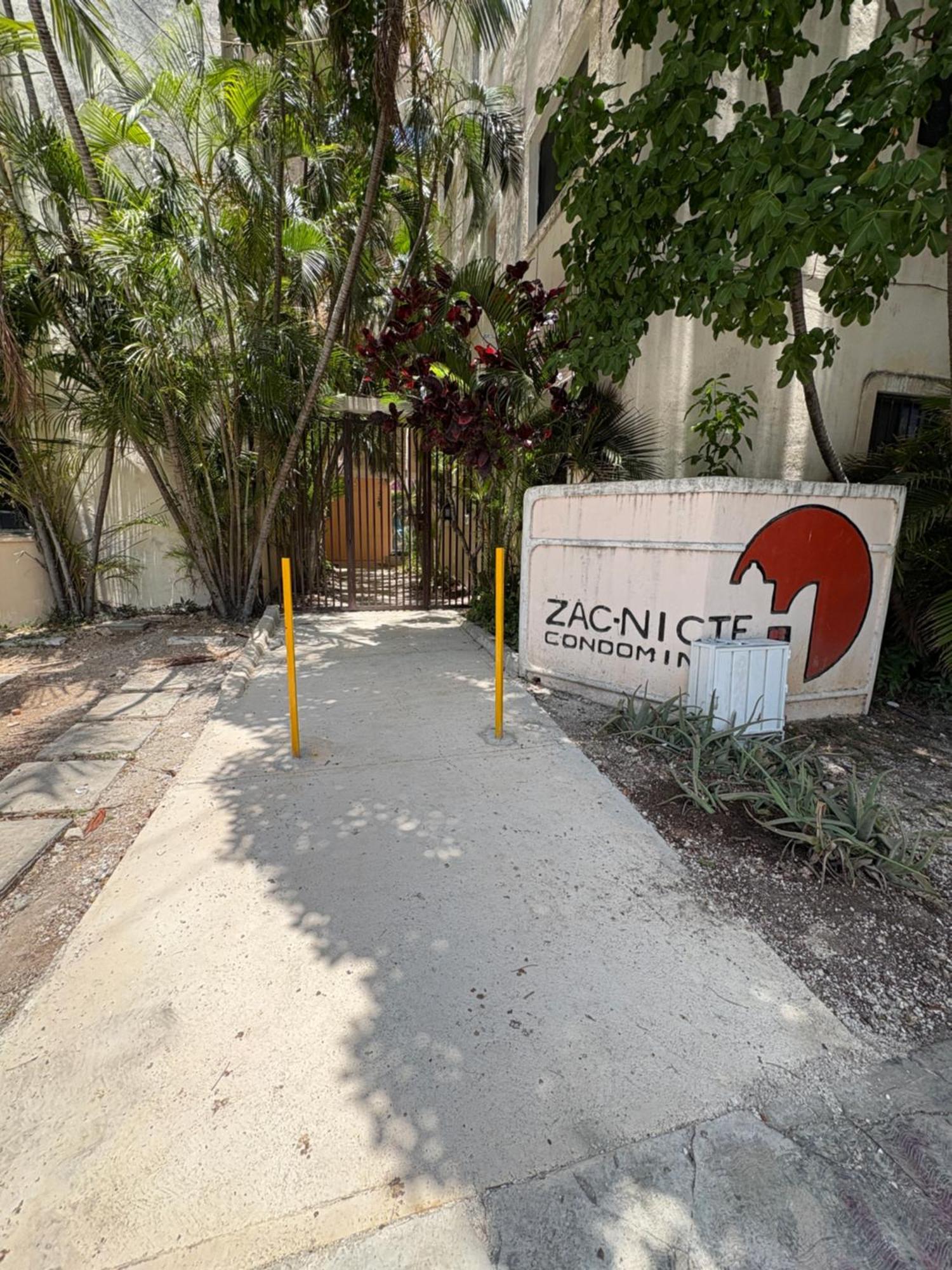 1 Min To Zone Pool Free Parking *