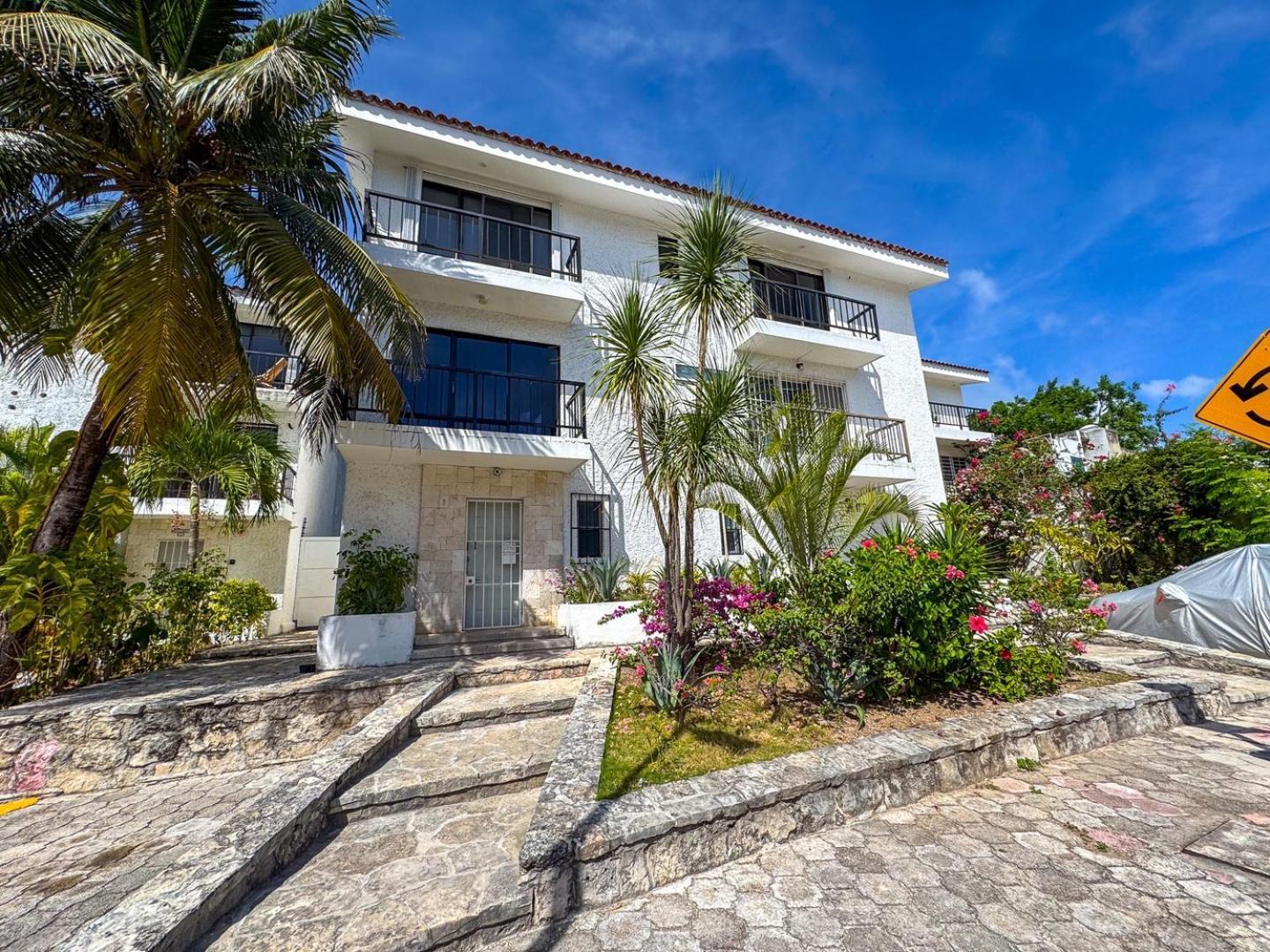 2-story W/pool Access, Balcony & Terrace