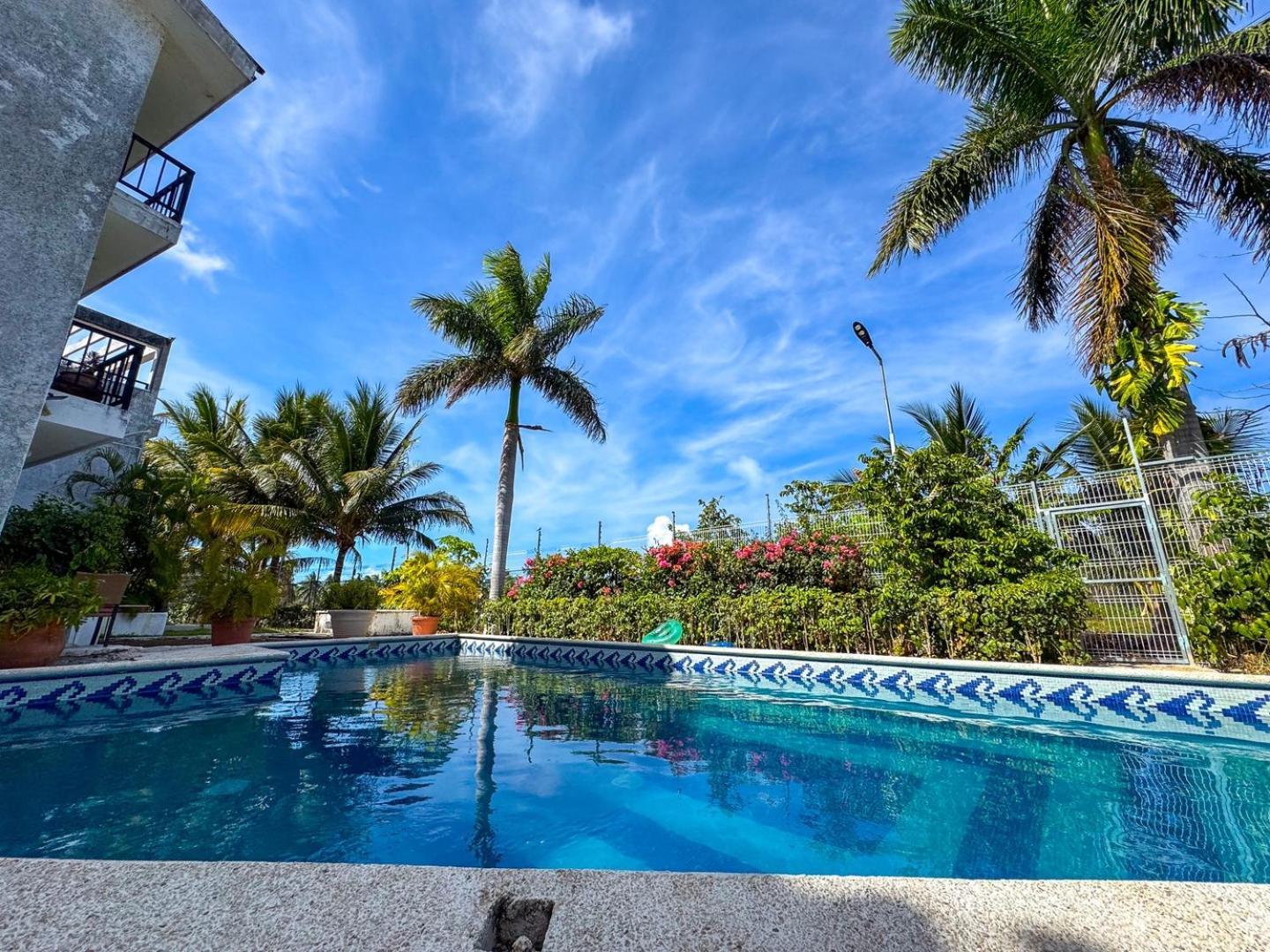 Apartment 2-story W/pool Access, Balcony & Terrace *