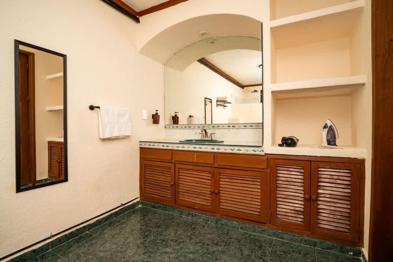 Private Entry With Patio And Ample Bathroom *