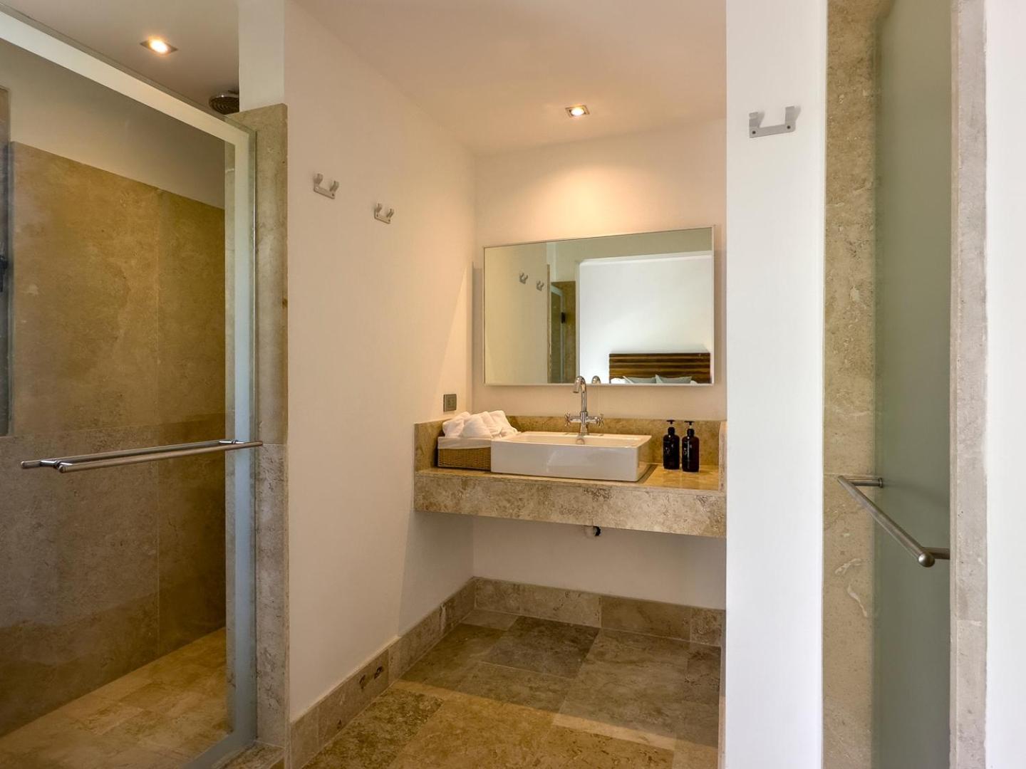 3br Beachfront Luxury W/first Class Amenities * Cancun