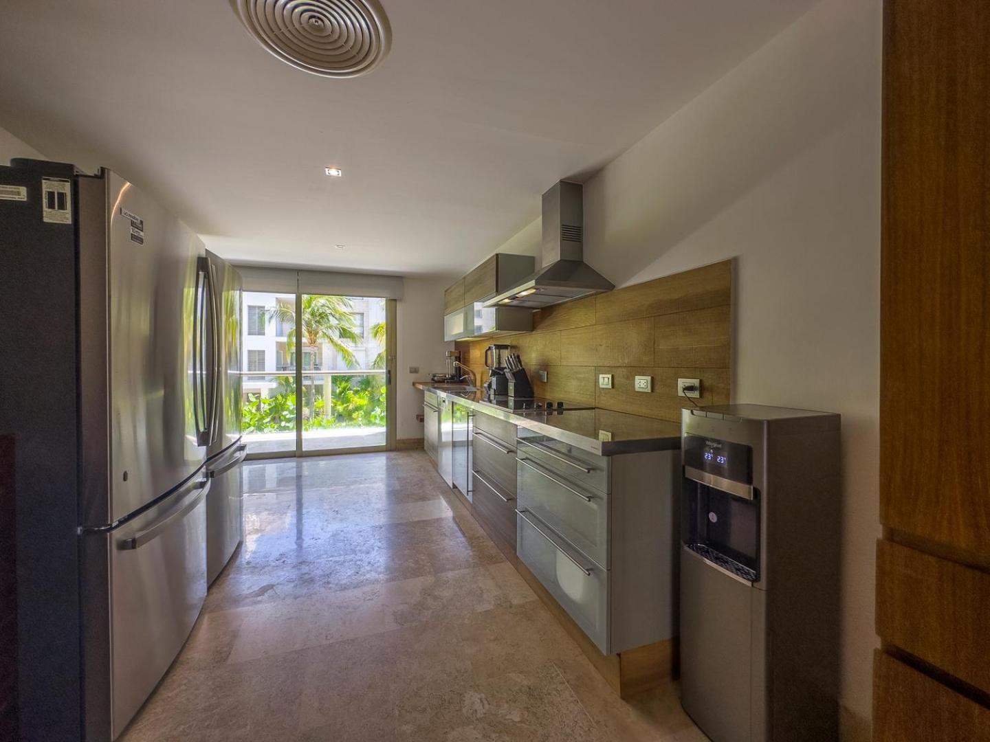Apartment 3br Beachfront Luxury W/first Class Amenities *