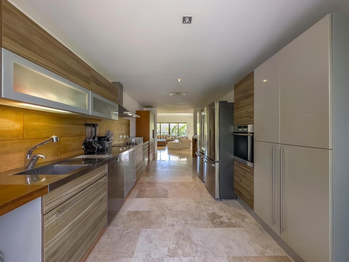 Apartment 3br Beachfront Luxury W/first Class Amenities