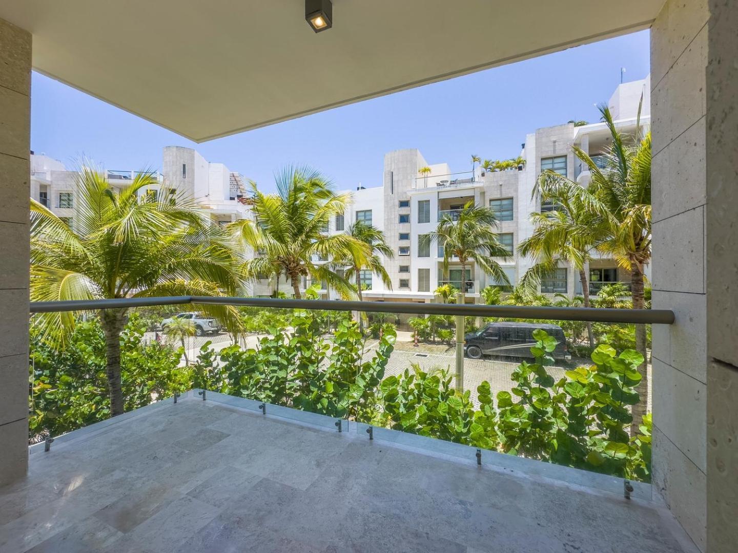 Apartment 3br Beachfront Luxury W/first Class Amenities *