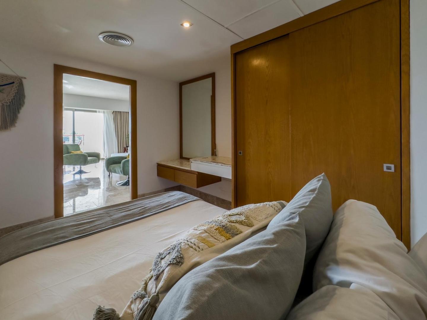 2br & Marina Front W/ Features Cancún