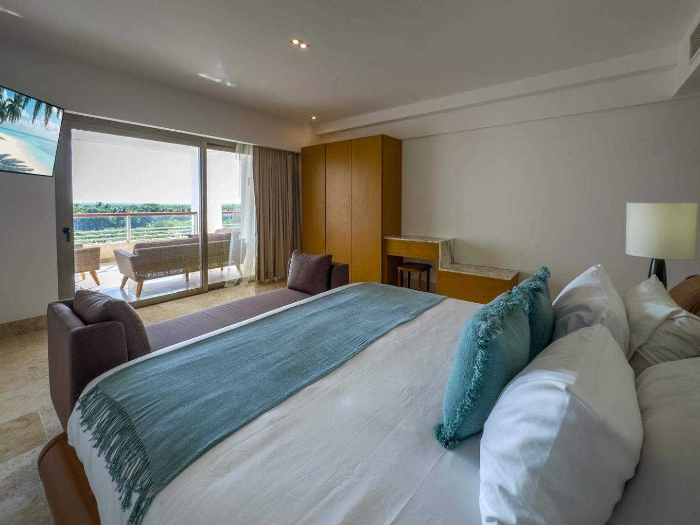 Apartment 2br & Marina Front W/ Features Cancún