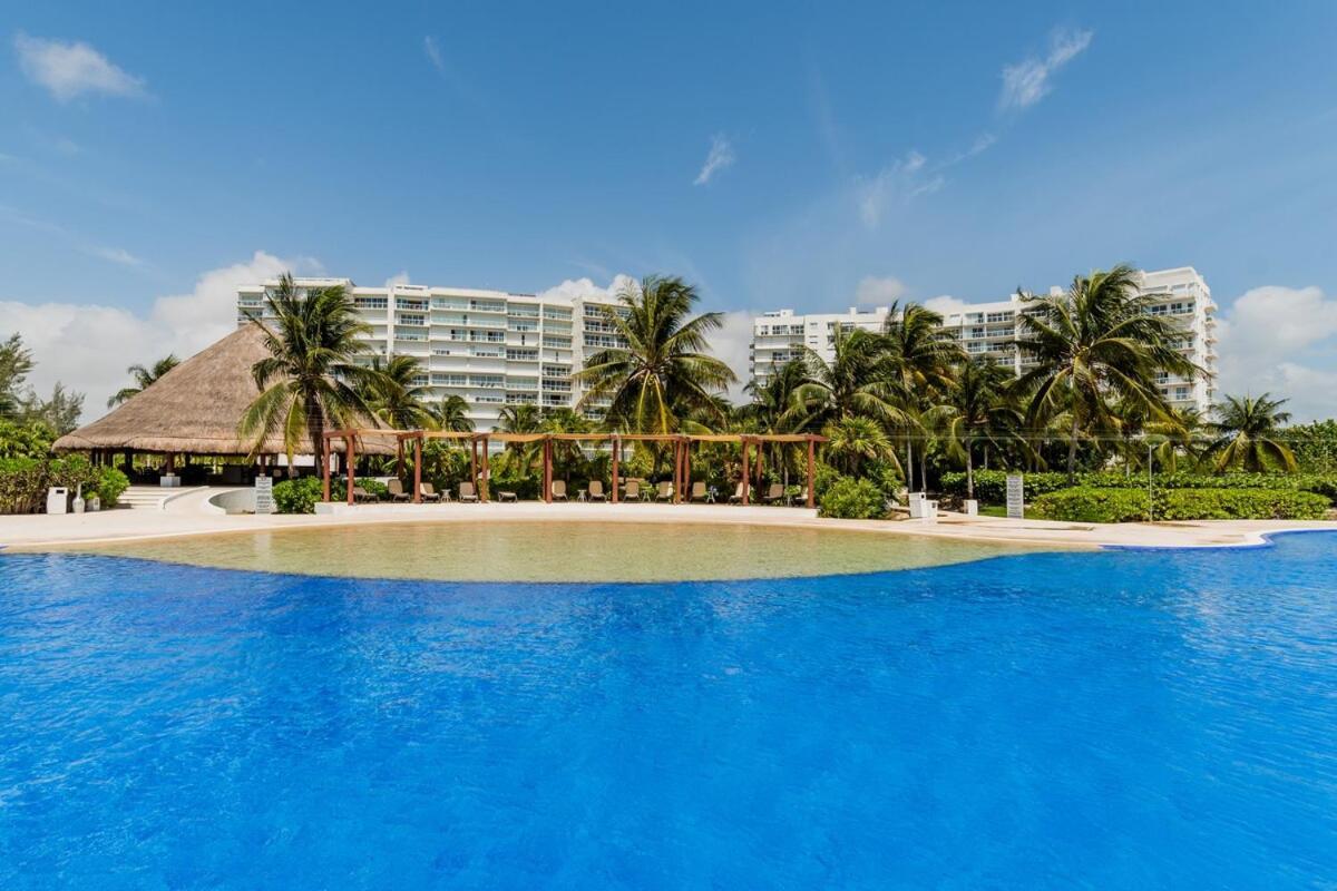 Waves Beachfront 2 Bdr By Casa Paraiso
