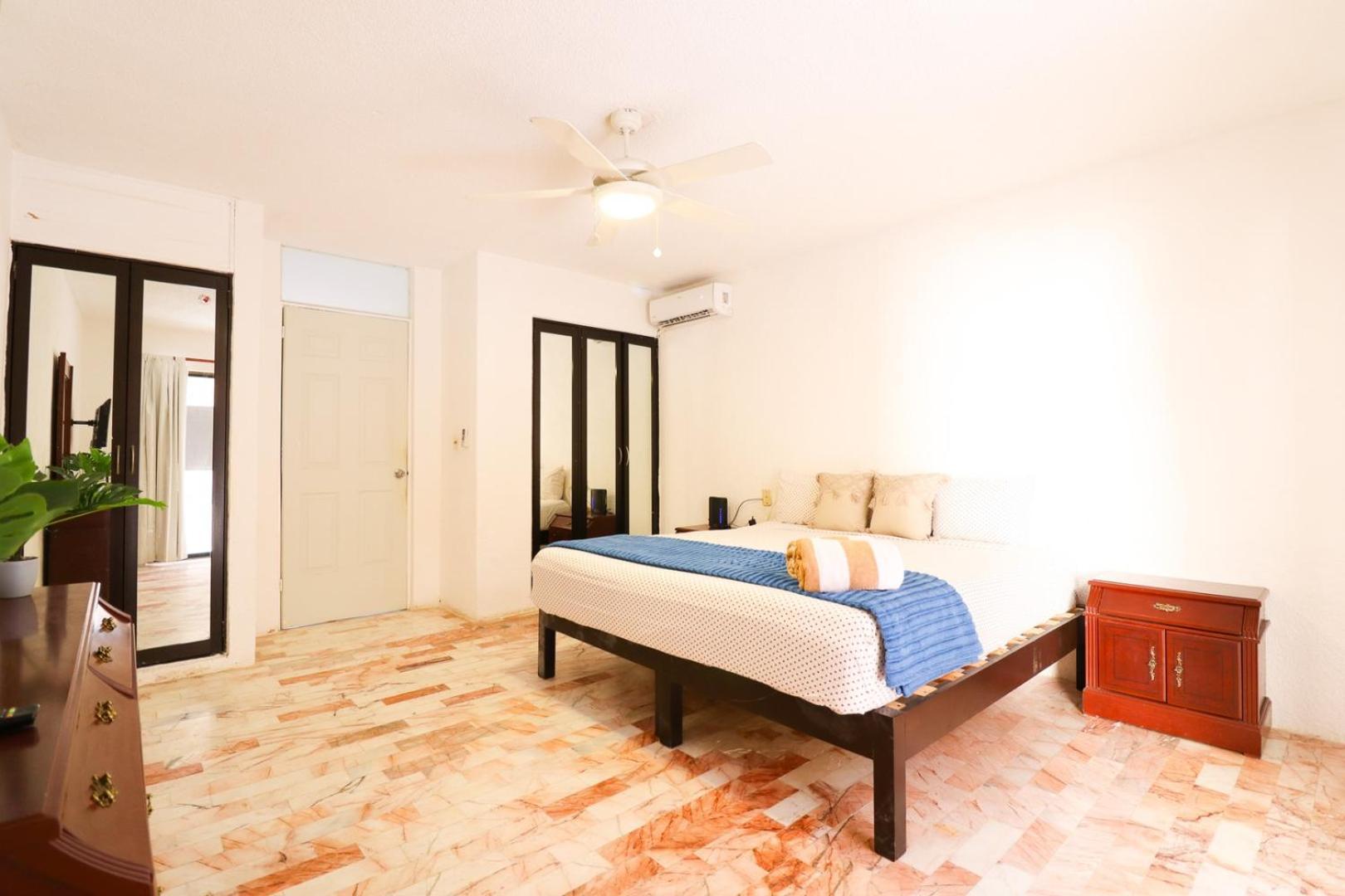 Ocean View, 2 Bedrooms, King Beds Access *