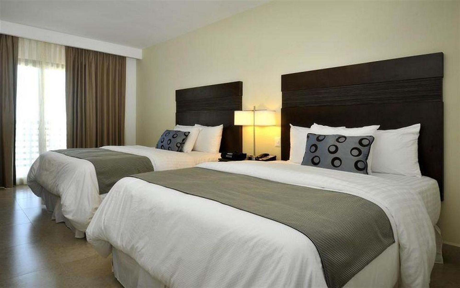 Hotel Wyndham Garden Downtown