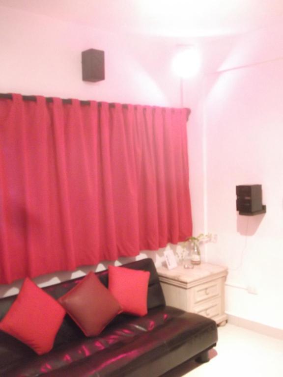 Del Rey Love hotel
