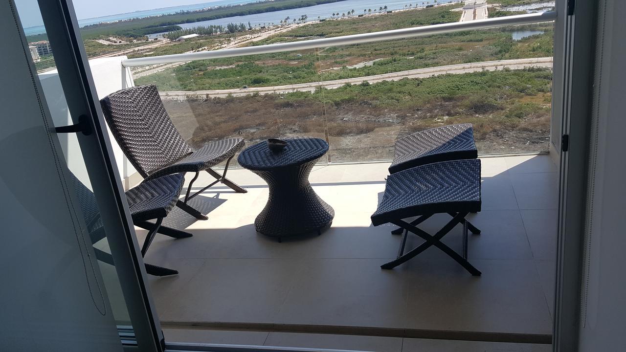 Malecon 9 Y 12 * Cancun