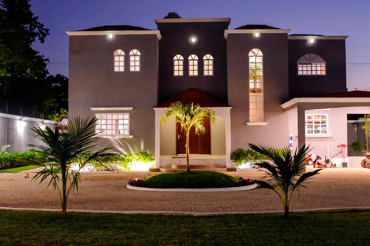 Guest house Luxury Gray House *