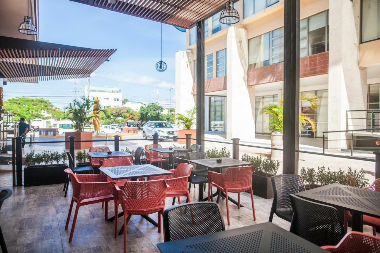 Wyndham Garden Downtown Hotel 4*