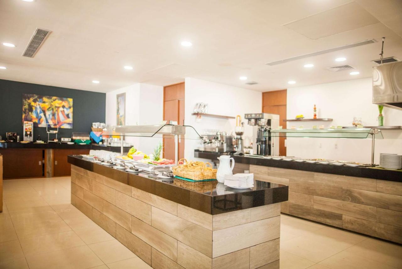 Wyndham Garden Downtown 4*