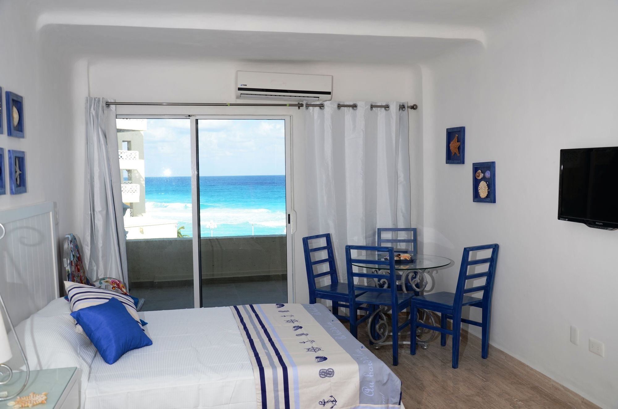 Amigo Cancun