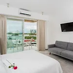 Stunning! 2 Bdrm Beach/Oceanfront Condo On Cancun Beach - Hotel Zone