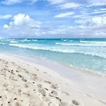 Apartamento En Zona Hotelera Frente A La Playa Quintana Roo, Mexico