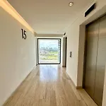 3Br Luxury Oceanfront Apt W Pool, Gym & Views