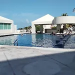 Beachaccess Hotelzone 3705