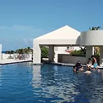 Beachaccess Hotelzone 3705