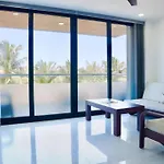 1 Min Walking The Beach, Amazing Rooftop,Brandnew