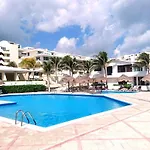 Great Price, Beautiful Beach And Pool, 1 Bedroom