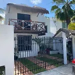 Casa Alado De La Playa