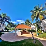Hermosa Planta Baja Con Piscina, Acceso A La Playa!!!