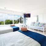 Condo With Lagoon View And Beach Access