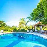 Las Gaviotas Hotel And Suites