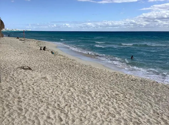 Beachaccess Hotelzone 3705