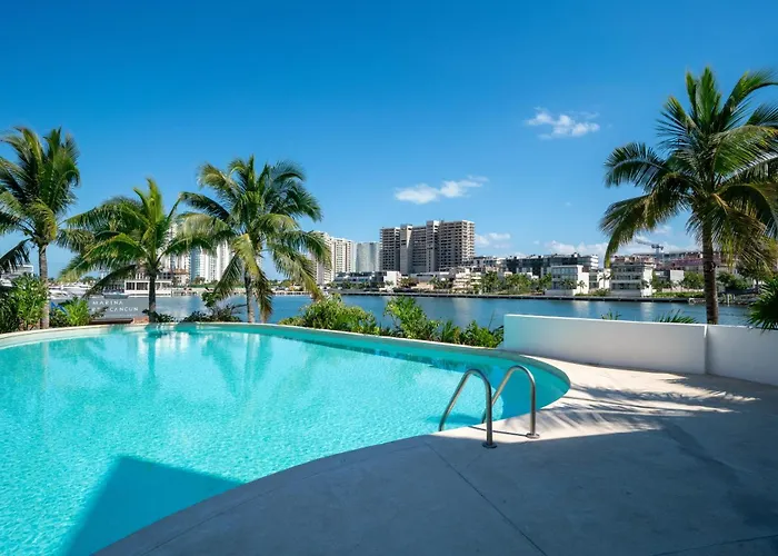 3Br Luxury Oceanfront Apt W Pool, Gym & Views