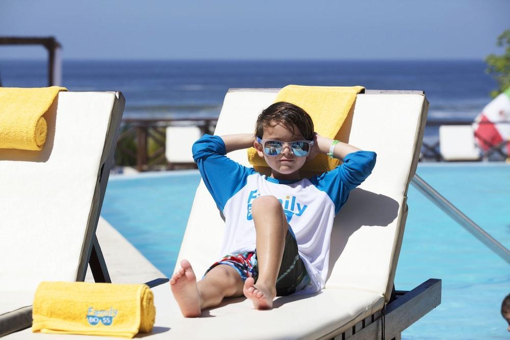 Family Selection At Grand Palladium Select Costa Mujeres 5* Cancun